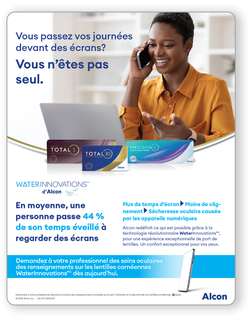 Femme souriante utilisant un ordinateur portable et parlant au téléphone, avec les boîtes de lentilles DAILIES TOTAL1, TOTAL30 et PRECISION1 en bas. Le texte met en avant la sécheresse oculaire liée aux écrans et les avantages de la technologie WaterInnovations d’Alcon.
