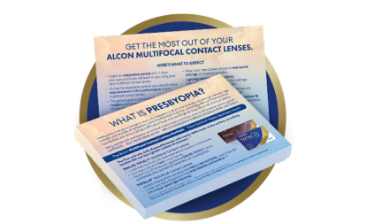 Dépliants éducatifs sur la presbytie et les lentilles cornéennes multifocales d’Alcon, incluant une FAQ, des conseils d’adaptation et l’emballage de TOTAL30® Multifocal.